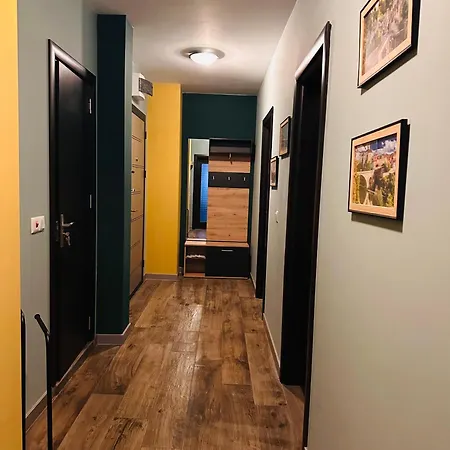 Vyara 60 Apartment *