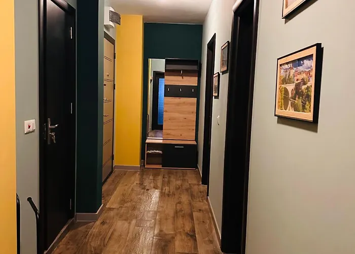 Vyara 60 Apartment *